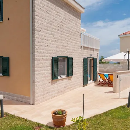 Nice Home In Postira With Wifi * Postira